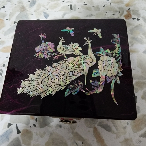 Mother of pearl Korean jewelry box - Picture 2 of 12